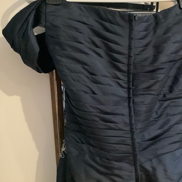 Long, formal, dark blue dress - Picture 6 of 7